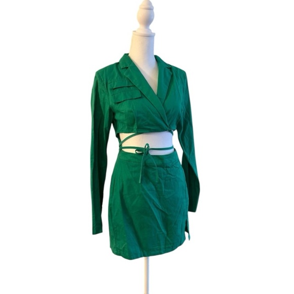 Pretty Little Thing Green Cotton Cut Out Tie Waist Blazer Dress Size 4 - Picture 2 of 7
